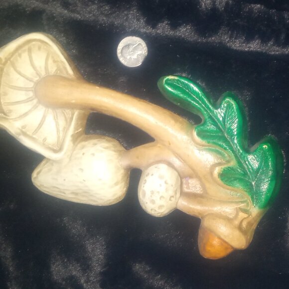 1970's Chalkware Mushroom Plaques - Picture 8 of 10